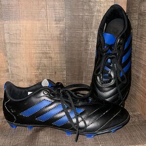 ADIDAS Cleats- size‎ 4.5Y